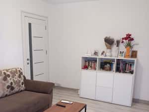 Apartament 2 camere semi, Craiovita , Zona Scoala 30 — miniatura 4