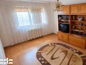Apartament 3 camere , parter pretabil activitati comerciale ,57 mp , z — miniatura 1