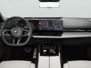 BMW 550 - 2025 - Automată - 7.843 km - Negru — miniatura 3