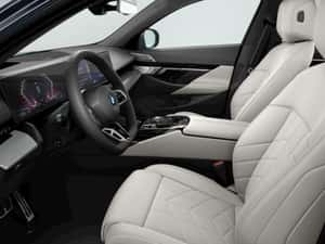 BMW 550 - 2025 - Automată - 7.843 km - Negru — miniatura 4