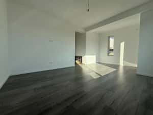 Duplex pe parter. Compartimentare eficienta. Toate utilitatile — miniatura 6