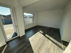 Duplex pe parter. Compartimentare eficienta. Toate utilitatile — miniatura 7
