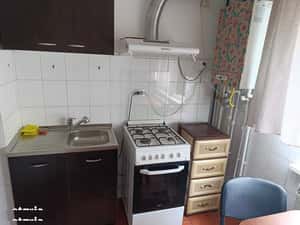 inchiriez apartament 1 camera Mic 17 Et.3 Sup.41 mp lift