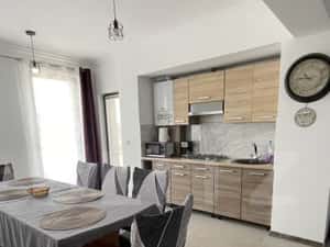 Apartament in bloc nou 2 dormitoare si living, 72 mp, etaj 3 — miniatura 3