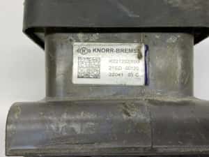 20428938 Supapă EBS, axa față dreapta VOLVO KNORR-BREMSE B6, B7, B9, B10, B12 bus (1978-2011) VOLVO — miniatura 9