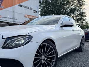 Mercedes E 220d automat