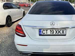 Mercedes E 220d automat — miniatura 3