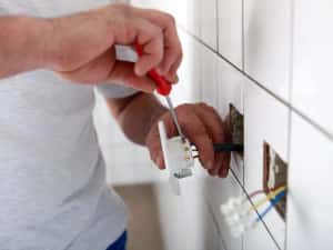 Montaj/instalator aer condiționat, instalator sanitar, instalator electric — miniatura 3