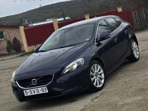 Volvo V40 * Panoramic * Key-less *Xenon * Piele