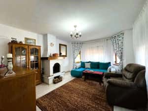 Se vinde Casa P+M in Slatioara zona foarte linistita — miniatura 8