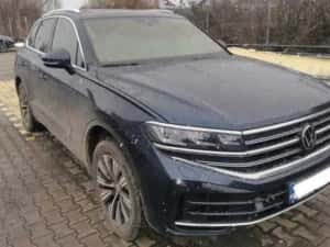 volkswagen touareg 2023 avariat — miniatura 2