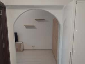 Garsoniera moderna stradal fix la metrou 1 decembrie — miniatura 5