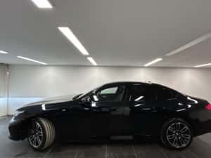 BMW 550 Hibrid cu dotări premium - 2025 — miniatura 2