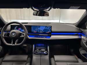 BMW 550 Hibrid cu dotări premium - 2025 — miniatura 5