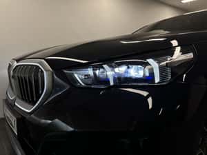 BMW 550 Hibrid cu dotări premium - 2025 — miniatura 7