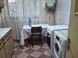 Apartament 2 camere, centru Suceava, balcon — miniatura 3