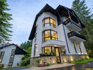 Oportunitate! Colt de rai in Poiana Brasov - Pensiune complet amenajata, gata de preluare — miniatura 2