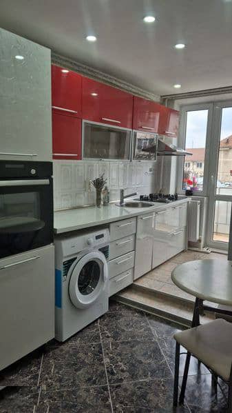 Proprietar vand apartment 2 camere centru decomandat Piatra Neamt — fotografie 1 din 6