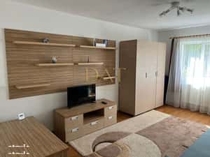 Apartament cu 2 camere | balcon | Zona Iulius Mall