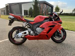 Honda cbr 1000 rr — miniatura 2