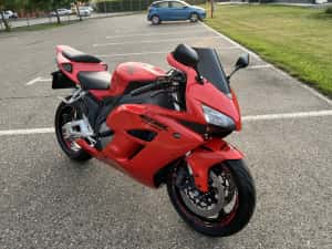 Honda cbr 1000 rr — miniatura 3