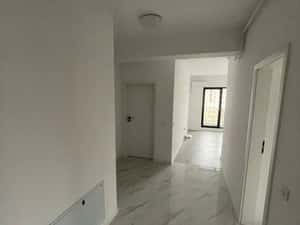 2 camere, nemobilat(birou ori apartament de locuit) — miniatura 1