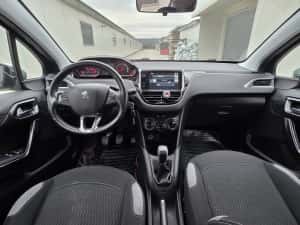 Peugeot 208 Style Edition navigație 1.2 benzină euro 5 import Germania — miniatura 7