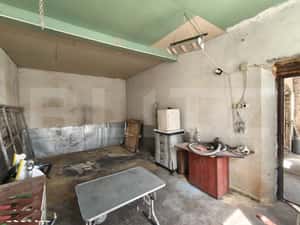 Casa renovabila central, aproape de Magheru, curte comuna, teren — miniatura 2