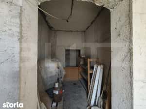 Casa renovabila central, aproape de Magheru, curte comuna, teren — miniatura 3