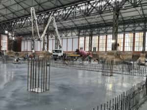 Finisare beton cu elicopter și cuart in curte - industrial — miniatura 6