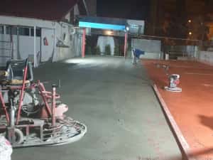 Finisare beton cu elicopter și cuart in curte - industrial — miniatura 10