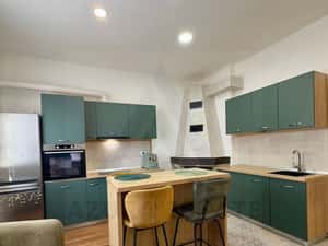 Apartament la casa 76 mp utili terasa curte si pivnita zona Lupeni