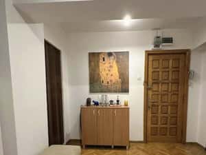 Calea Victoriei bloc 1983 langa Hotelul Radison — miniatura 2