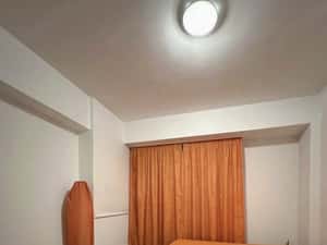 Calea Victoriei bloc 1983 langa Hotelul Radison — miniatura 4