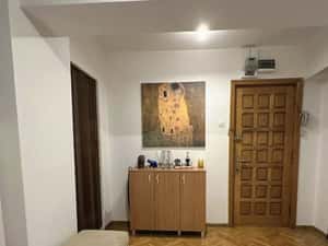 Calea Victoriei bloc 1983 langa Hotelul Radison — miniatura 6