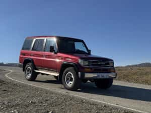 Toyota Land Cruiser LJ 77 2.4 D — miniatura 2