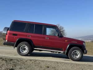 Toyota Land Cruiser LJ 77 2.4 D — miniatura 3