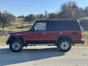 Toyota Land Cruiser LJ 77 2.4 D — miniatura 9