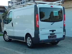 Renault  Trafic  an 2014 carte service/clima/euro/5 — miniatura 4