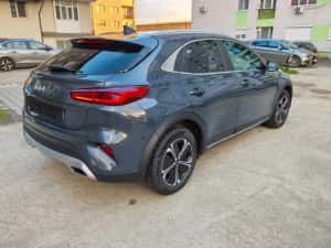 Kia X ceed 2022 plug-in hybrid — miniatura 4