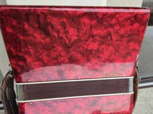 Vând acordeon Parrot cu 80 de basi rosu — miniatura 4