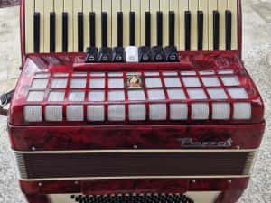 Vând acordeon Parrot cu 80 de basi rosu — miniatura 8