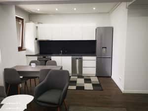 3 camere, 2 dormitoare,1 bai, living cu bucatarie,