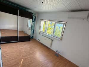 Apartament 4 camere cu balcon, București Militari — miniatura 3