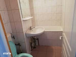 Inchiriez apartament cu 2 camere situat in zona centrala a orasului — miniatura 5