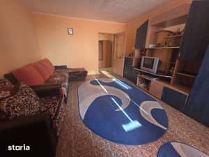 Inchiriez apartament 2 camere Tractorul vis a vis Kaufland 70 mp — miniatura 4