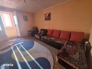 Inchiriez apartament 2 camere Tractorul vis a vis Kaufland 70 mp — miniatura 5