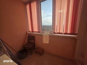 Inchiriez apartament 2 camere Tractorul vis a vis Kaufland 70 mp — miniatura 6