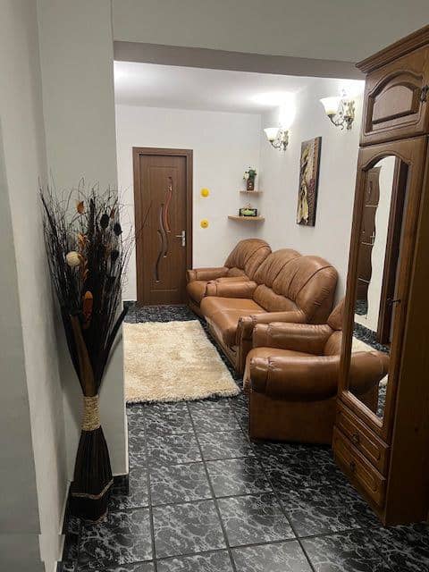 Persoana fizica inchiriez apartament 3 camera Pacurari Bulevard — fotografie 1 din 6