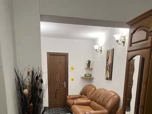 Persoana fizica inchiriez apartament 3 camera Pacurari Bulevard — miniatura 2